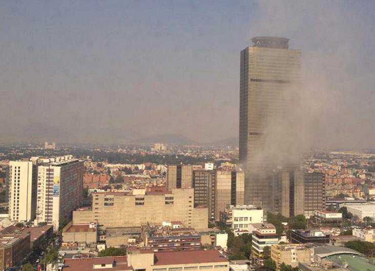 Explosión en sede de Pemex en México dejó al menos 25 muertos